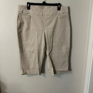 croft & barrow Light Beige Pull-On Capris